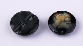 Gombík 20mm čierny s perleťou plastový